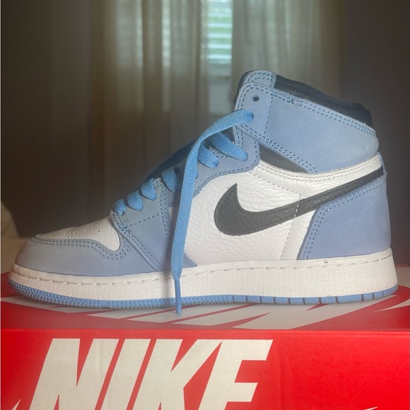 Air Jordan University Blue Retro High Og GS Boys 6Y (women’s 8) - Picture 8 of 11